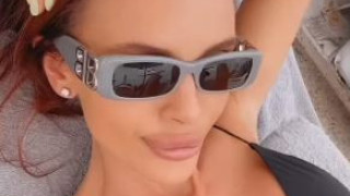 ДРАМА: Мария и Миро пак се зарязаха (Чалгаджийката само с дъщеря си вилнее по Слънчака – Снимки)