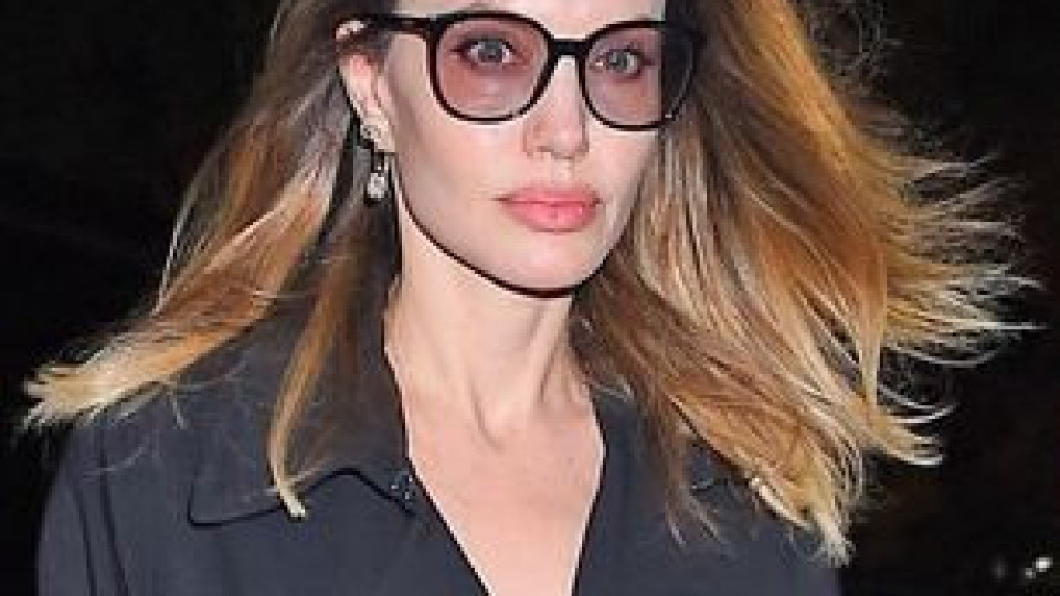 Анджелина Джоли не прилича на себе си: Изтощената и тъжна актрисата втрещи с траурен вид  – Снимки)
