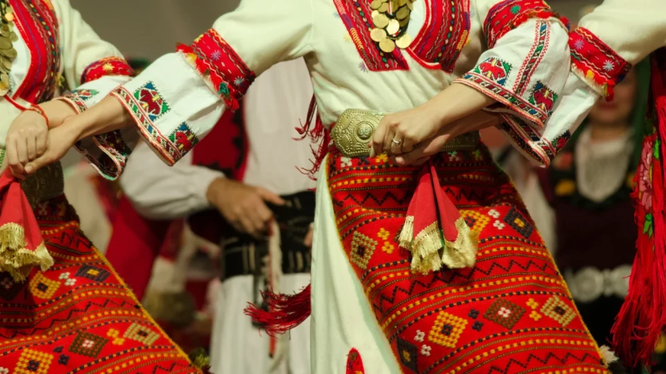 Урок по фолклор: Знаете ли кое българско хоро е най-трудното за изиграване?