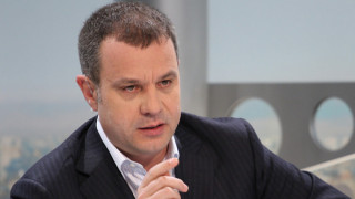 Кошлуков раздава коледни бонуси на служителите на БНТ