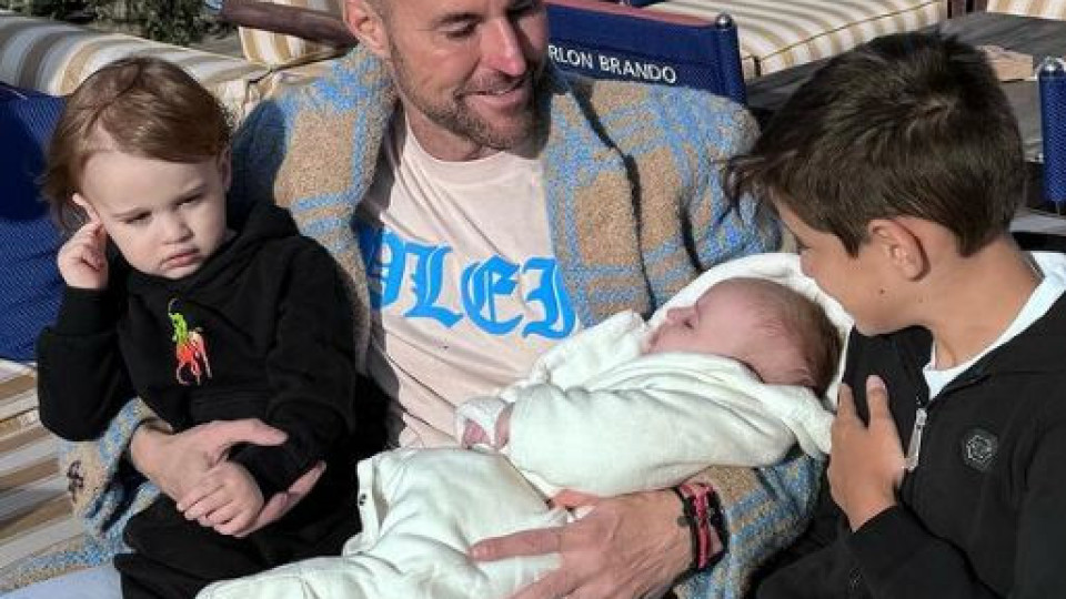 Най-тъжната Коледа за Филип Плейн: Изплаках очите си за тримесечния ни син! (Мъникът по спешност в болница – Снимки)