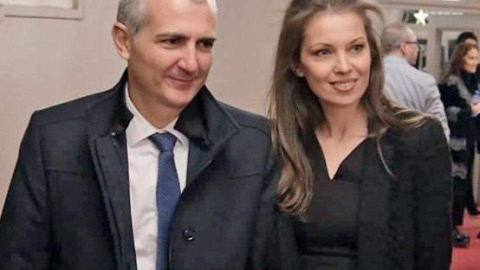 Спортният министър Димитър Илиев женен за плеймейтка  (Хубавицата Преслава е бивша на Люси Иларионов – Снимки)