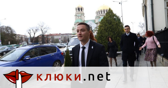Бившият социалист Явор Божанков, сега депутат от ПП, снимал ли