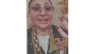 Софи Маринова скри шапката на всички с масивни златни ланци