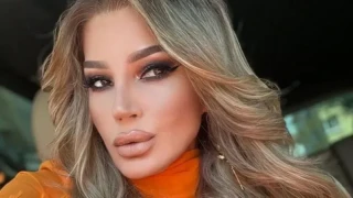 Есил Дюран събра погледите на бала на сина си: Вижте как се появи