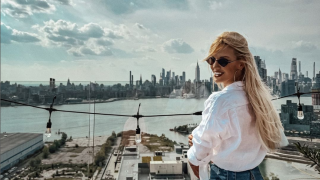 Мартин Чой ли? Натали Трифонова разхожда бедра в Ню Йорк (Синоптичката с ударно начало на лятото – Снимки)