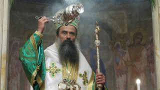 Новият патриарх засилва разцеплението в обществото и води към разкол църквата