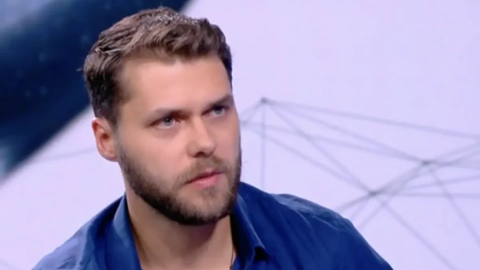 Ергенът Алек Младенов от третия сезон всеки момент става баща