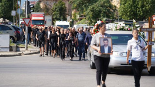 Ексклузивно в kliuki.net: In Memoriam! Простихме се с Тодор Славков – една легенда между две епохи