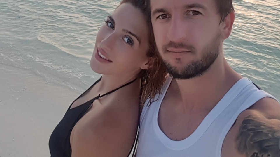 Ето я Ромина Тасевска на плажа (Водещата на „Съдебен спор” с безупречна фигура след 3 раждания – Снимки)