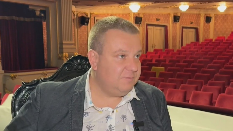 Звездата от „Комиците“, „Столичани в повече“ и Народния театър Васил Драганов навръх 50-годишния си юбилей: Наскоро бившата ми съпруга беше вкъщи с малкото си детенце, на което поднесох подаръци