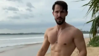 Наум Шопов си присади коса