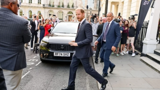 Пари нема! Съдът поряза принц Хари в дело за клевета срещу Daily Mail, Елтън Джон и Елизабет Хърли осъмнаха с провалени искове (Подробности)