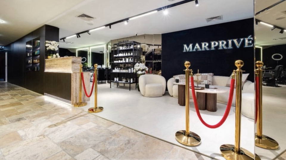 ЕКСКЛУЗИВНО! Любимият салон на хайлайфа MAR PRIVÉ отвори врати в хотел “Маринела”